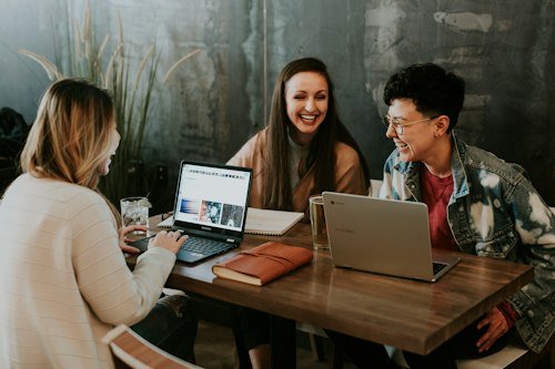 Agile vs Waterfall: Choosing a Delivery Model for Your Project
